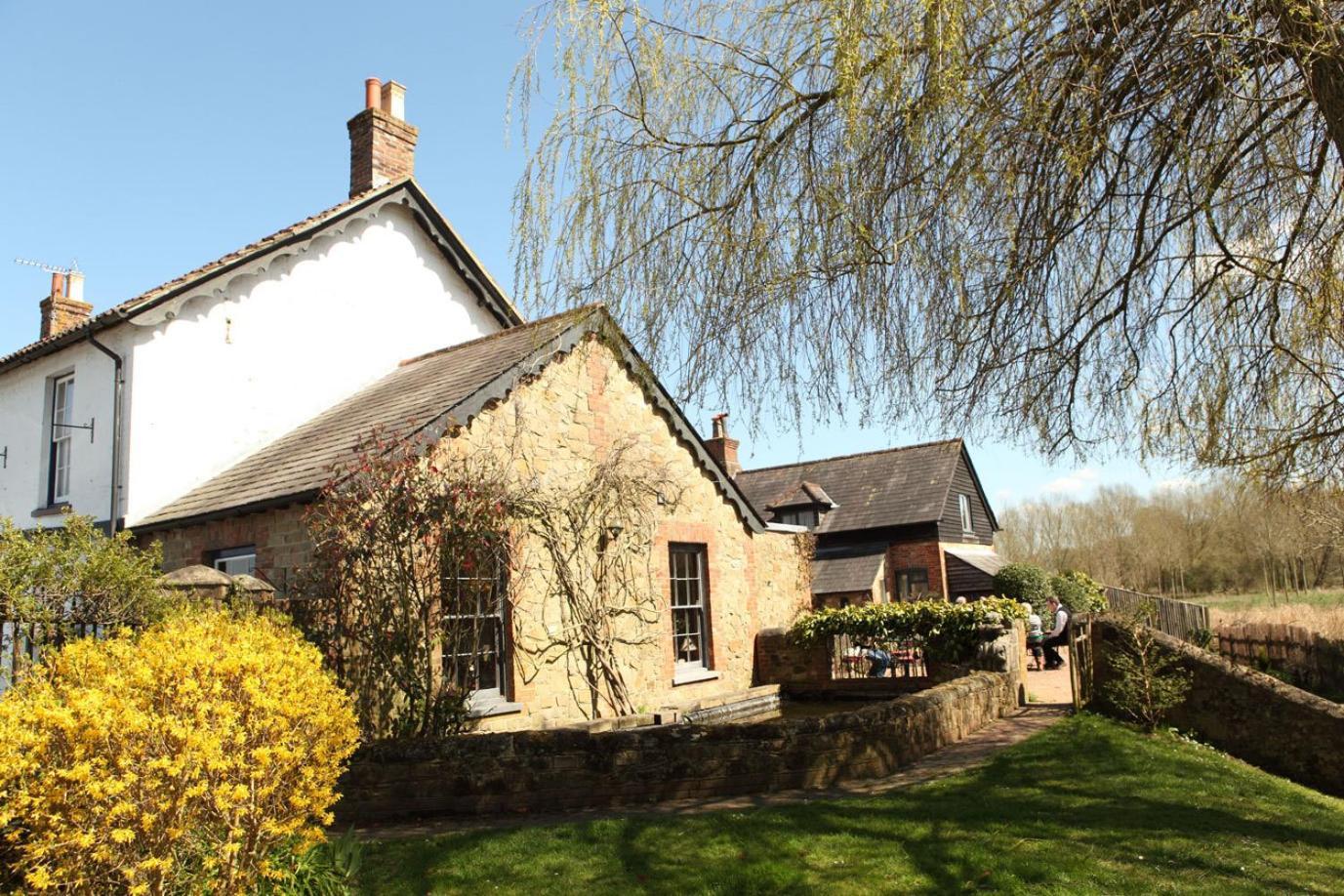 Badgers Inn Petworth Exterior foto